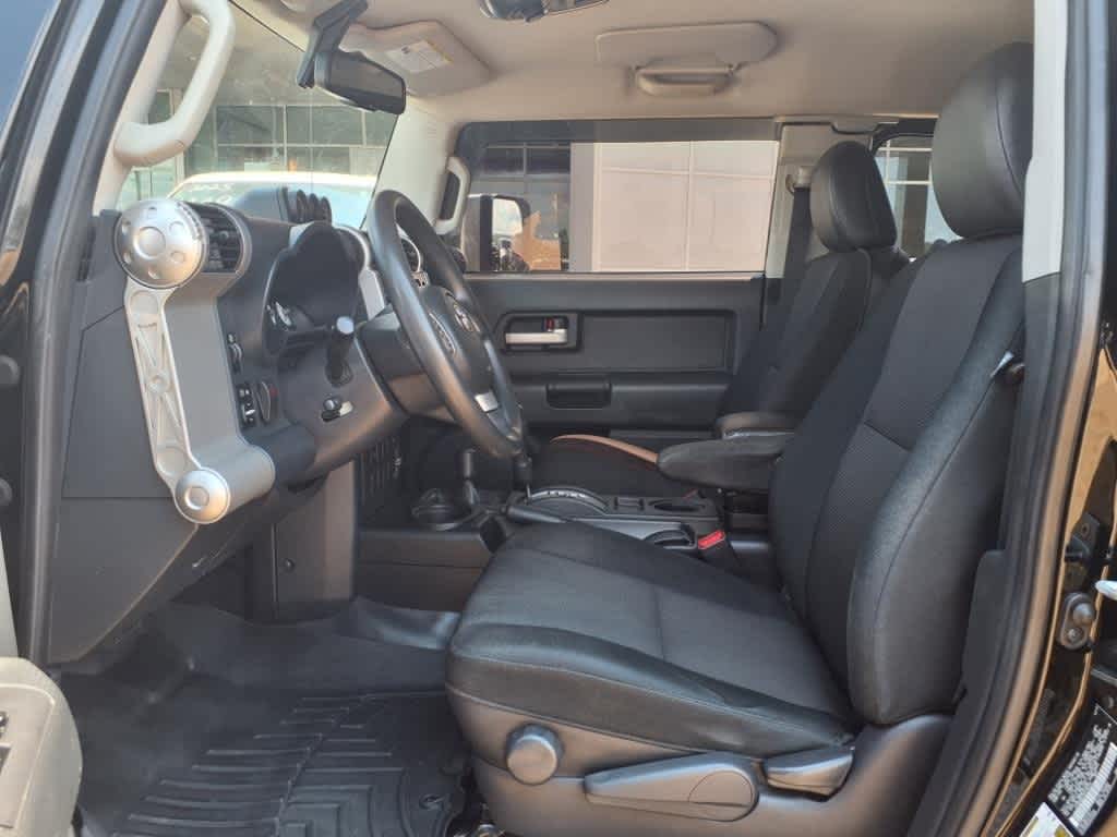 Thumbnail: 2014 Toyota FJ Cruiser - 23