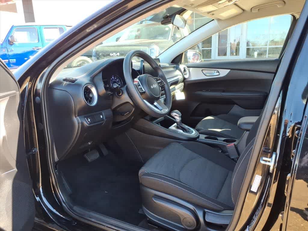 Thumbnail: 2023 Kia Forte - 26