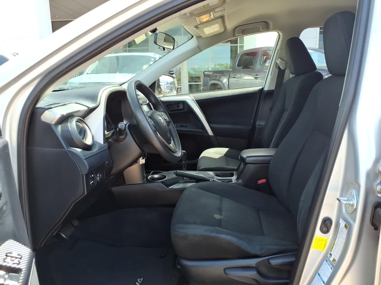 Thumbnail: 2015 Toyota RAV4 - 24