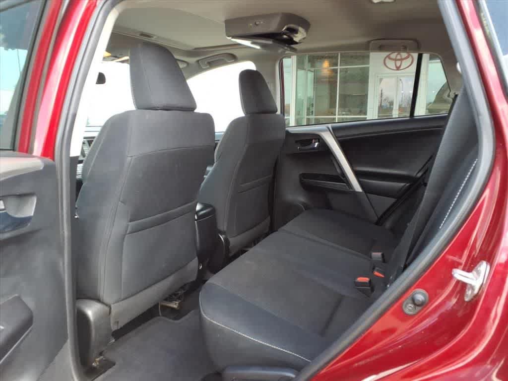 Thumbnail: 2018 Toyota RAV4 - 29