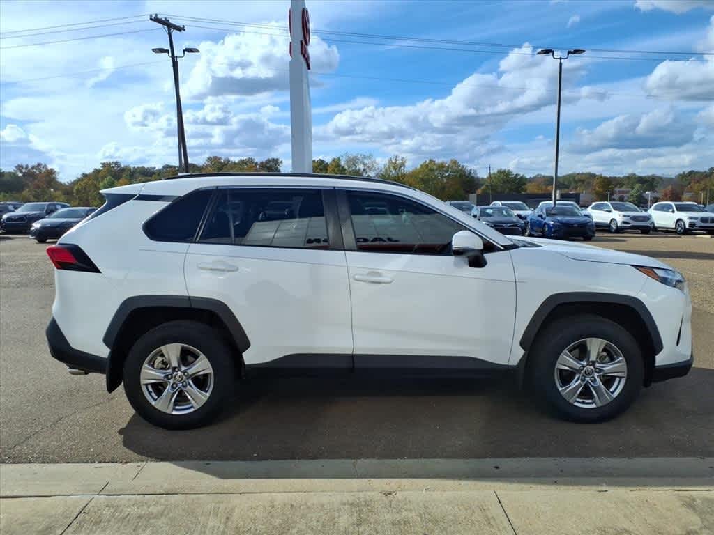 Thumbnail: 2022 Toyota RAV4 - 4