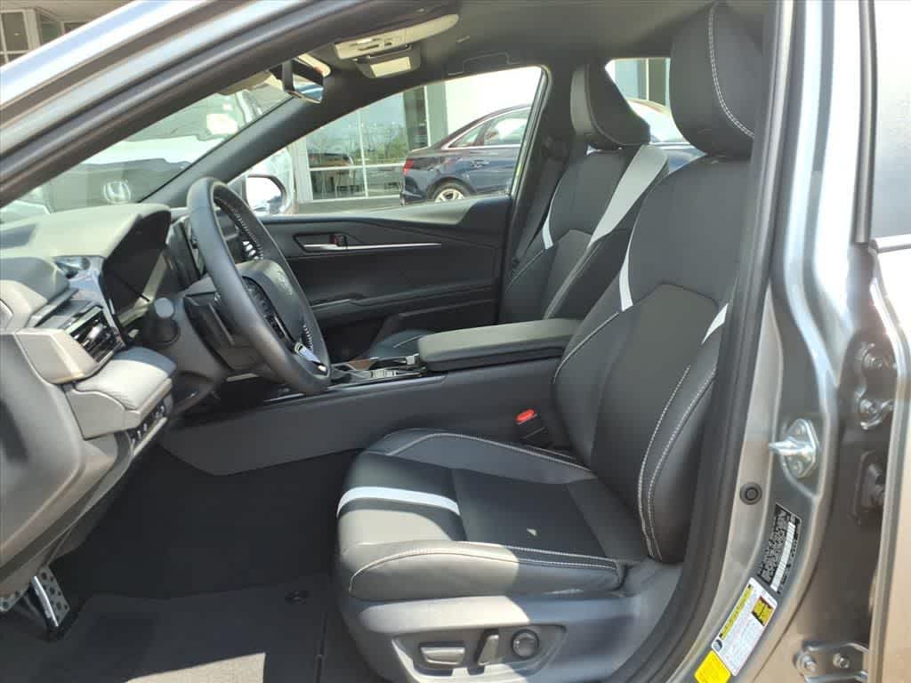 Thumbnail: 2025 Toyota Camry - 25