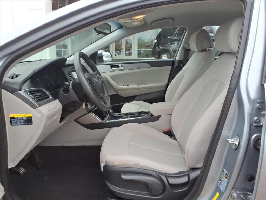 Thumbnail: 2016 Hyundai Sonata - 24