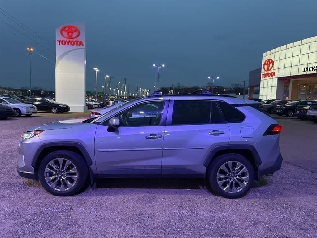 Thumbnail: 2019 Toyota RAV4 - 1