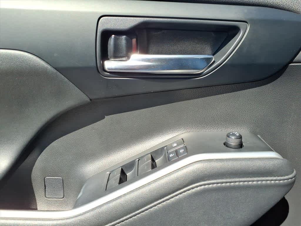 Thumbnail: 2021 Toyota Highlander - 13