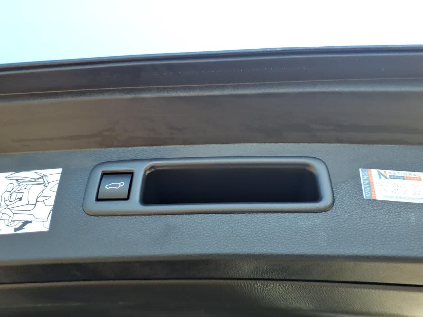 Thumbnail: 2024 Toyota Highlander - 9