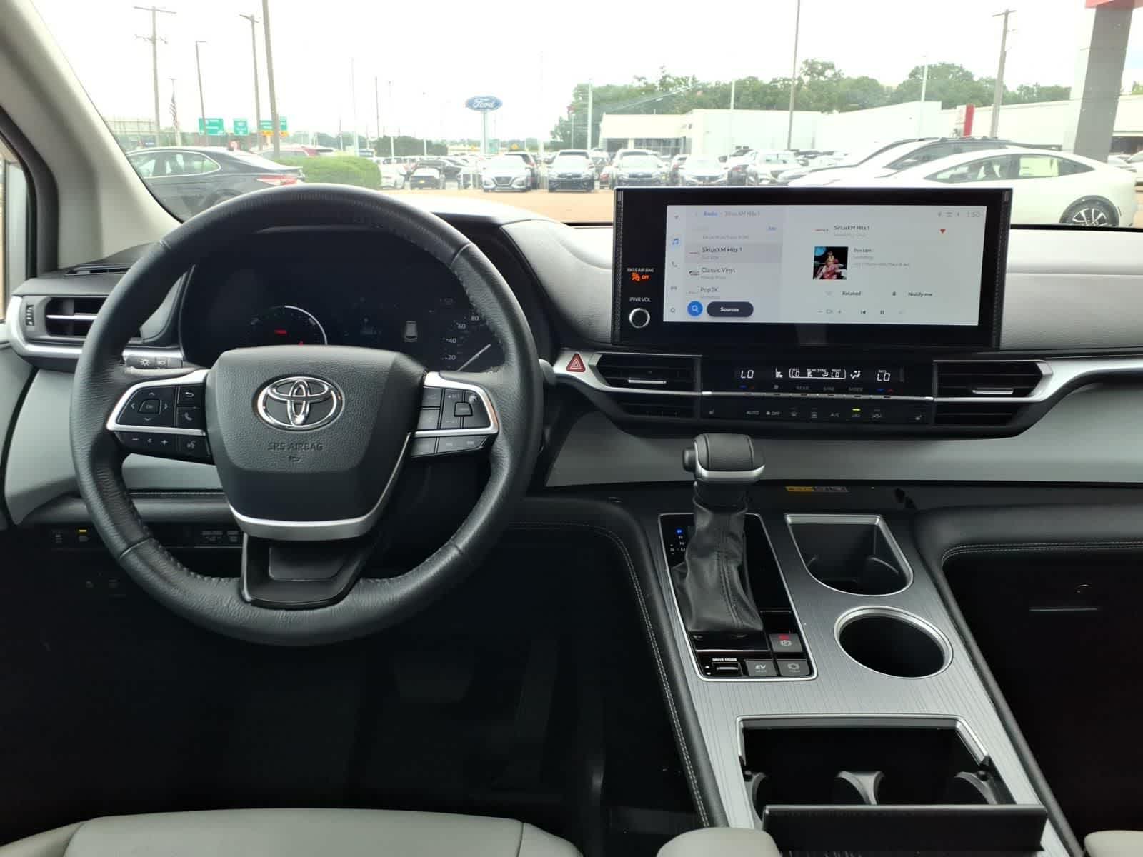 Thumbnail: 2025 Toyota Sienna - 10