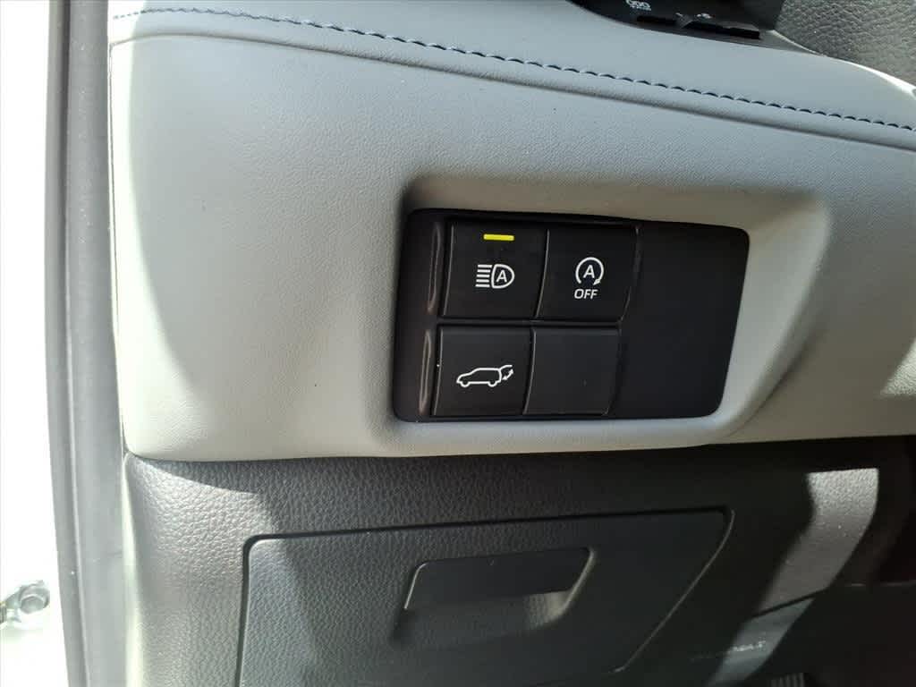 Thumbnail: 2024 Toyota Highlander - 14