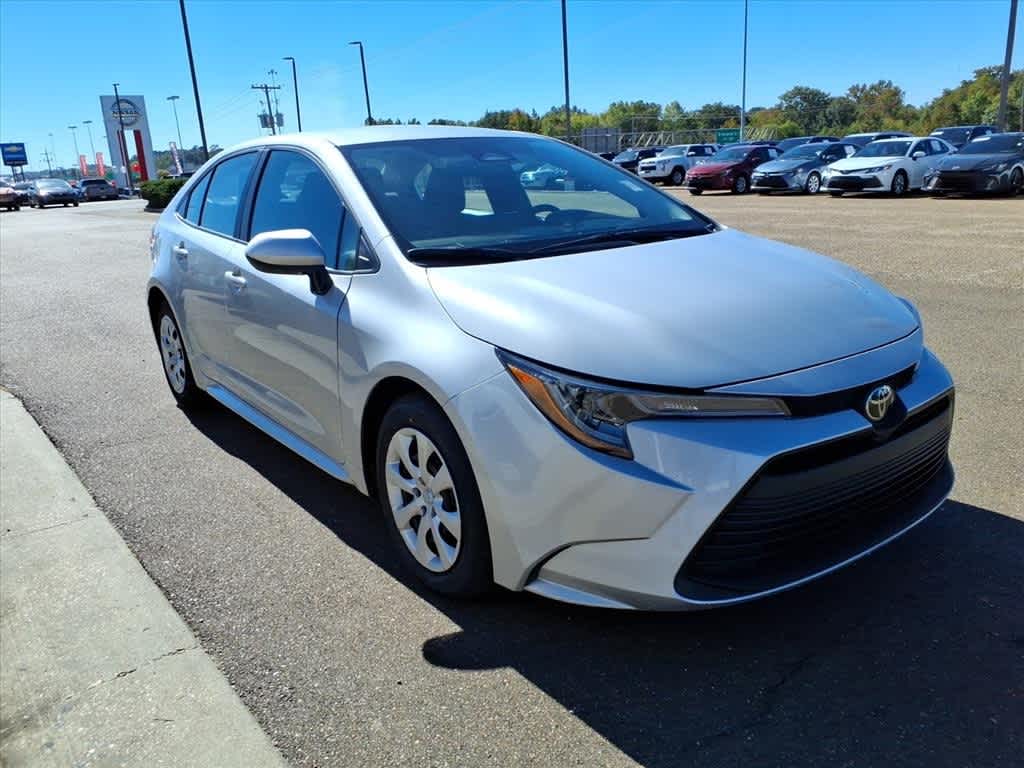 Thumbnail: 2024 Toyota Corolla - 3