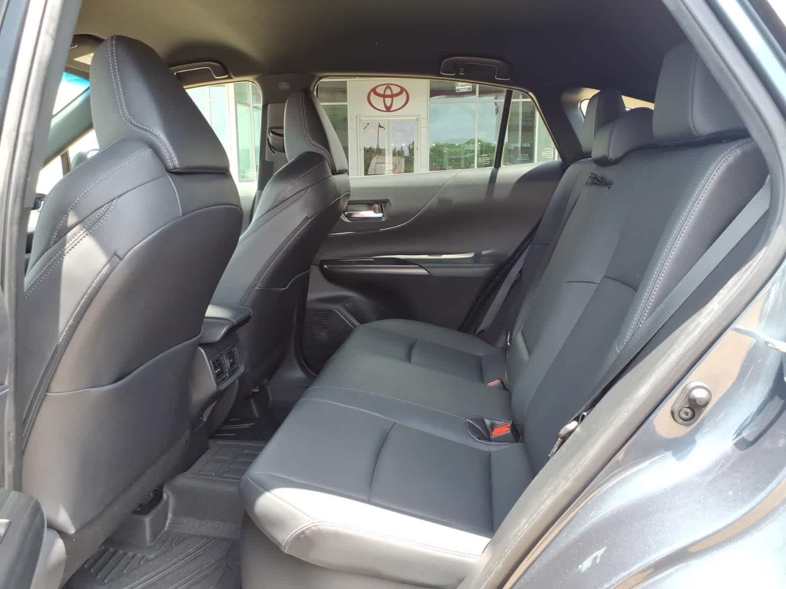 Thumbnail: 2023 Toyota Venza - 28