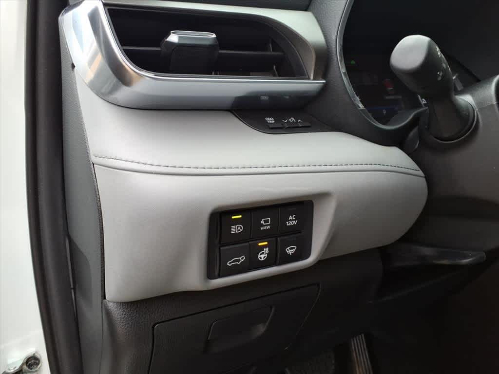 Thumbnail: 2021 Toyota Highlander - 14