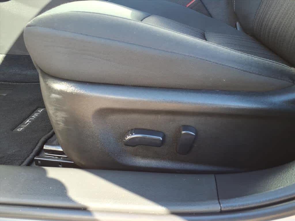 Thumbnail: 2025 Nissan Altima - 11