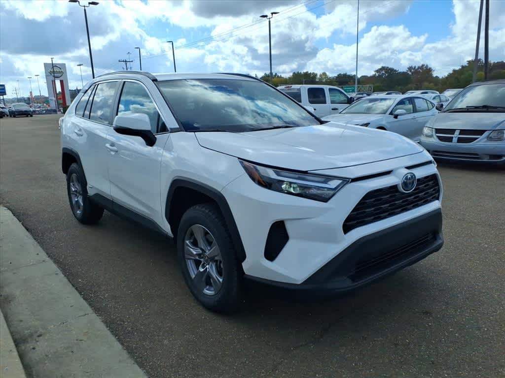 Thumbnail: 2022 Toyota RAV4 - 3