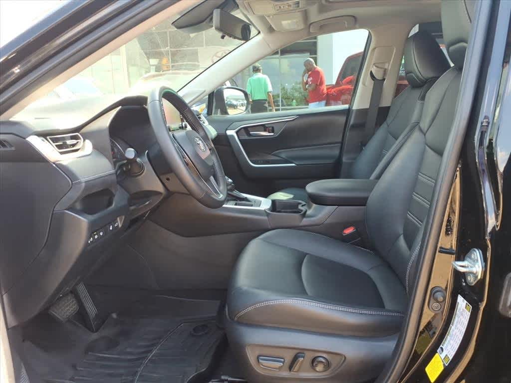 Thumbnail: 2021 Toyota RAV4 - 24