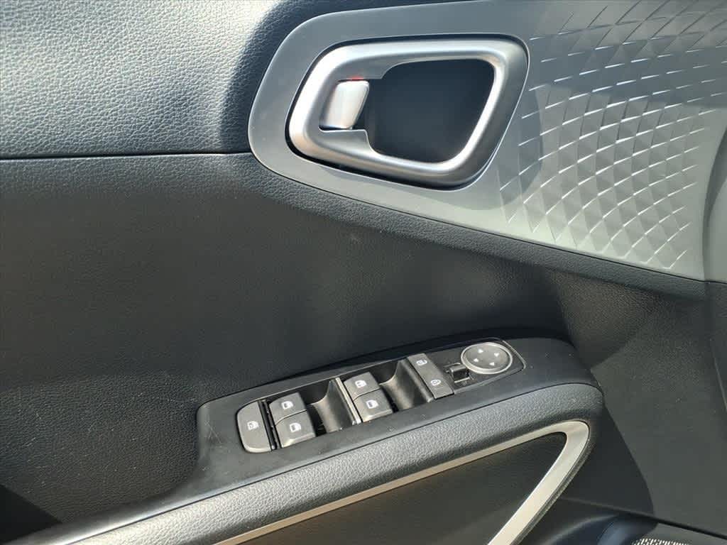 Thumbnail: 2023 Kia Soul - 12