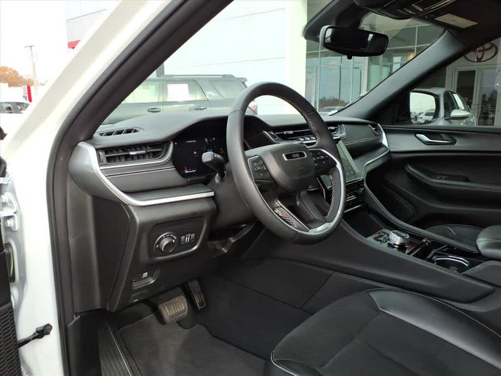 Thumbnail: 2023 Jeep Grand Cherokee - 11