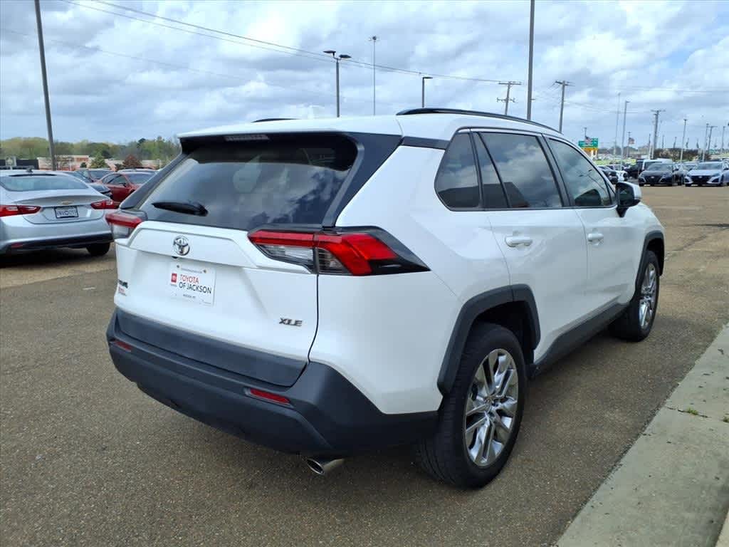 Thumbnail: 2019 Toyota RAV4 - 5