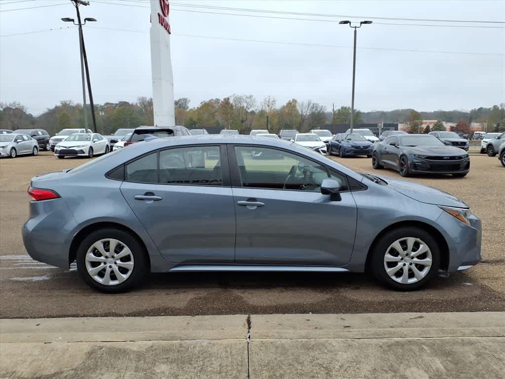 Thumbnail: 2022 Toyota Corolla - 4