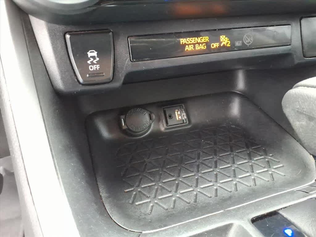 Thumbnail: 2019 Toyota RAV4 - 20