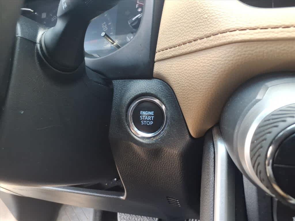 Thumbnail: 2022 Toyota RAV4 - 18