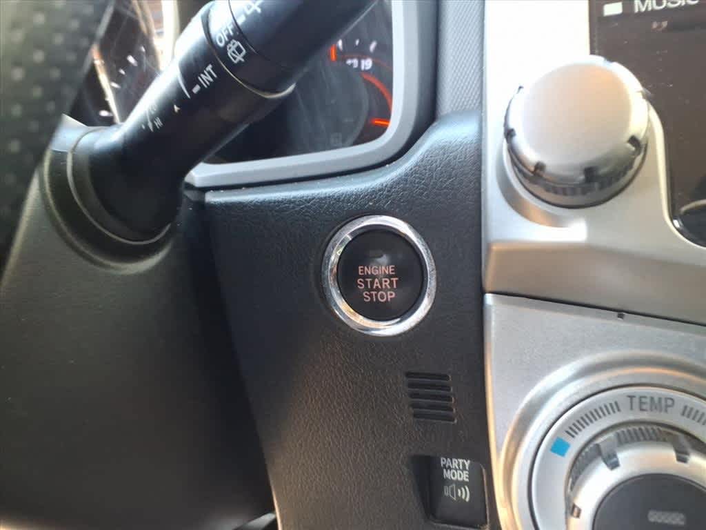 Thumbnail: 2013 Toyota 4Runner - 17