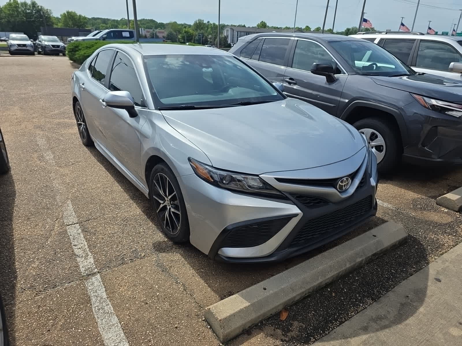 2021 Toyota Camry SE 2