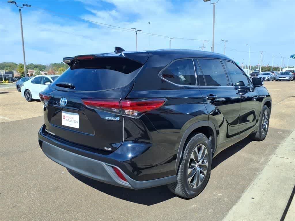 Thumbnail: 2020 Toyota Highlander - 5