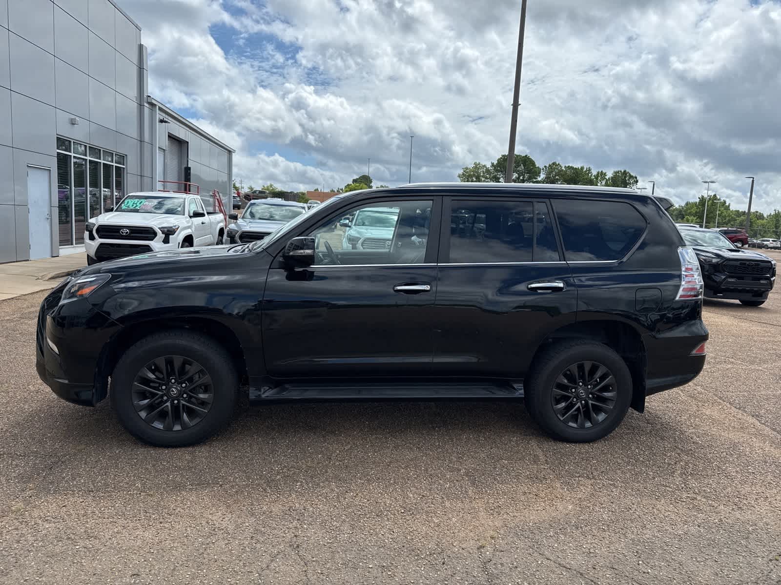 Thumbnail: 2022 Lexus GX - 1