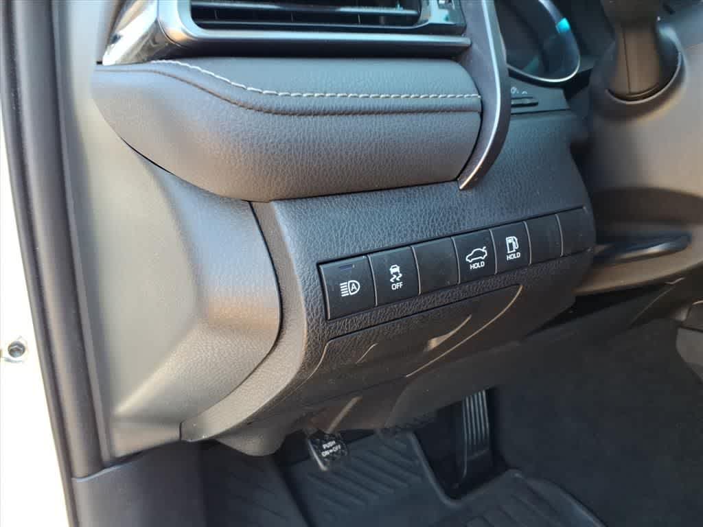 Thumbnail: 2020 Toyota Camry - 13