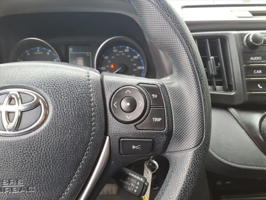 Thumbnail: 2018 Toyota RAV4 - 15