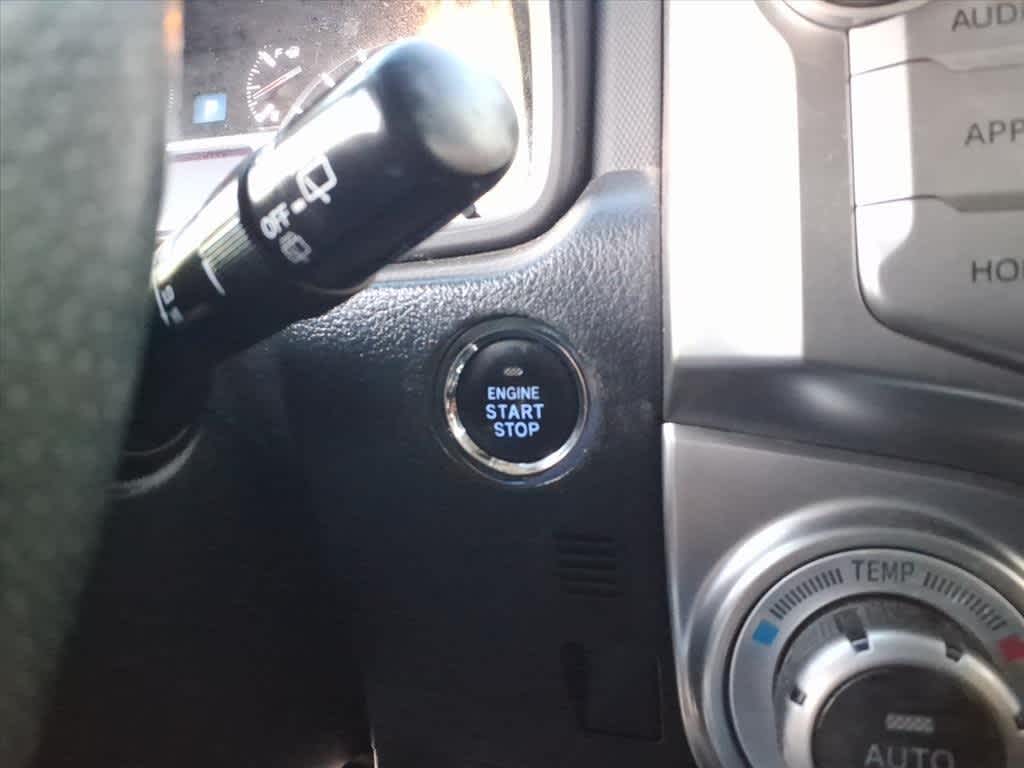 Thumbnail: 2016 Toyota 4Runner - 18