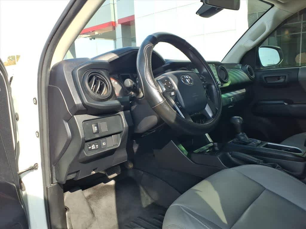 Thumbnail: 2020 Toyota Tacoma - 10