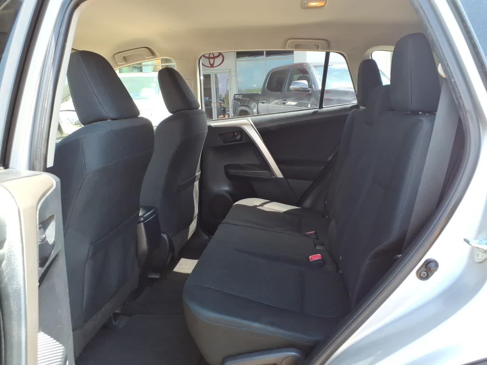 Thumbnail: 2015 Toyota RAV4 - 27