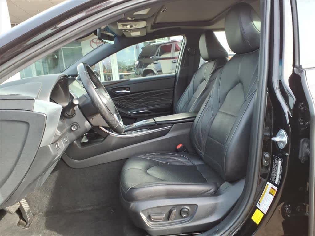 Thumbnail: 2022 Toyota Avalon - 25