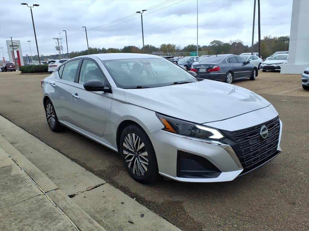 Thumbnail: 2024 Nissan Altima - 3