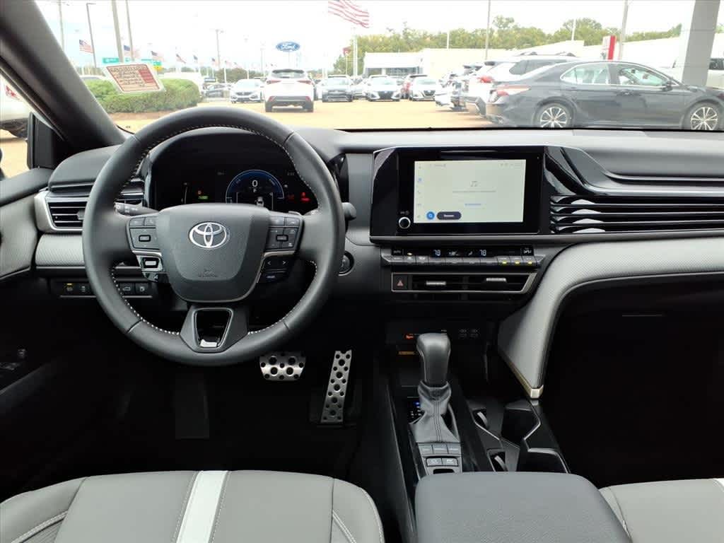 Thumbnail: 2025 Toyota Camry - 9
