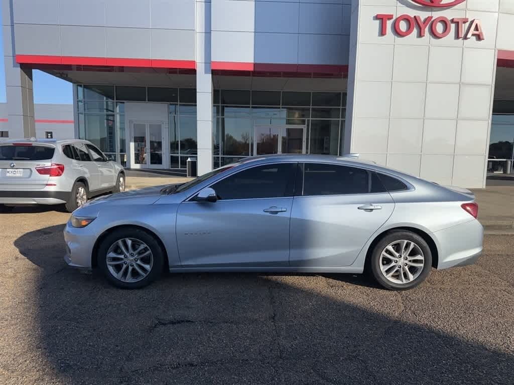 Used 2017 Chevrolet Malibu LT w/1LT Sedan