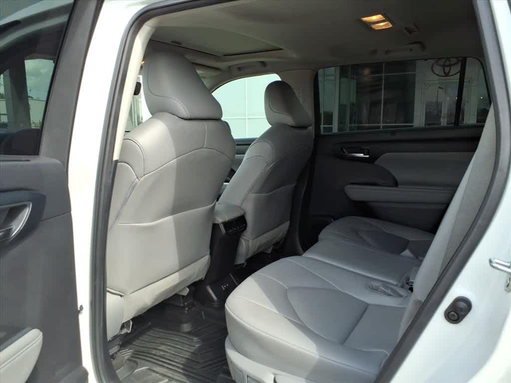 Thumbnail: 2024 Toyota Highlander - 29