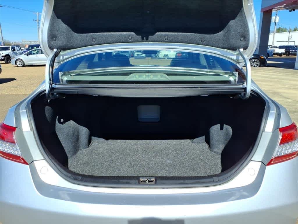 Thumbnail: 2011 Toyota Camry - 8