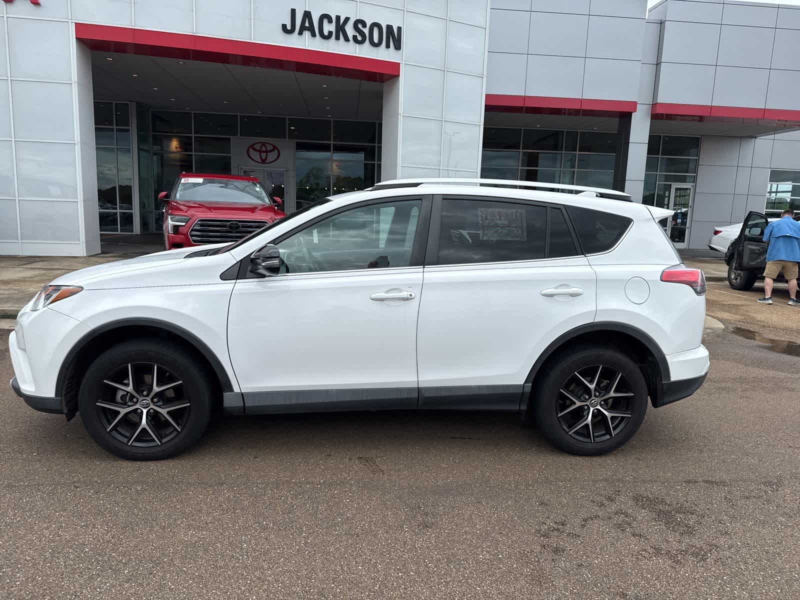 Thumbnail: 2016 Toyota RAV4 - 1