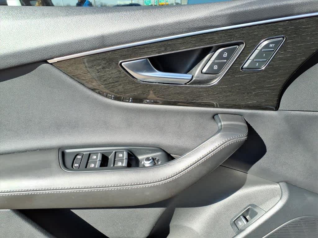 Thumbnail: 2023 Audi Q7 - 14