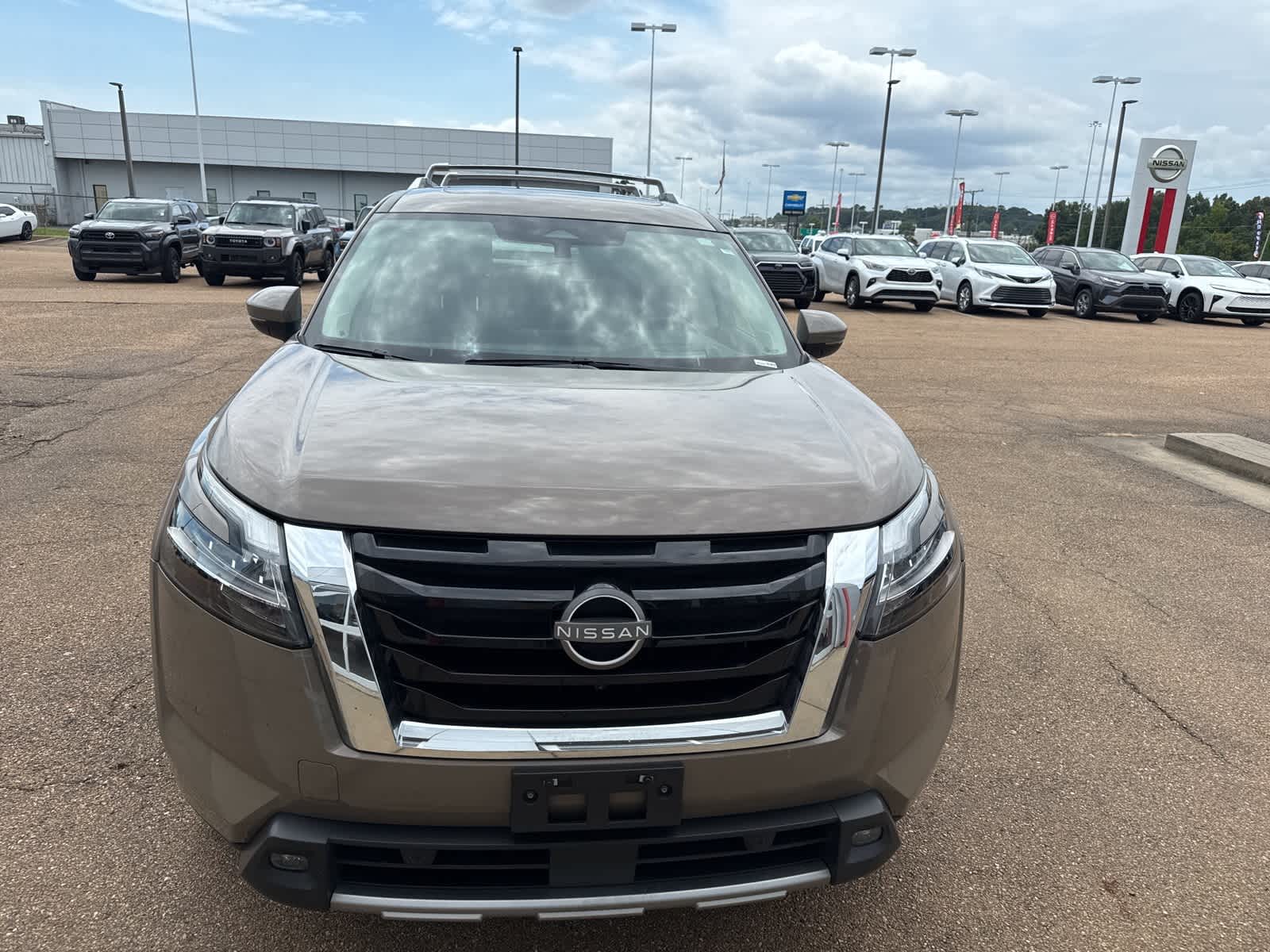 Thumbnail: 2023 Nissan Pathfinder - 2