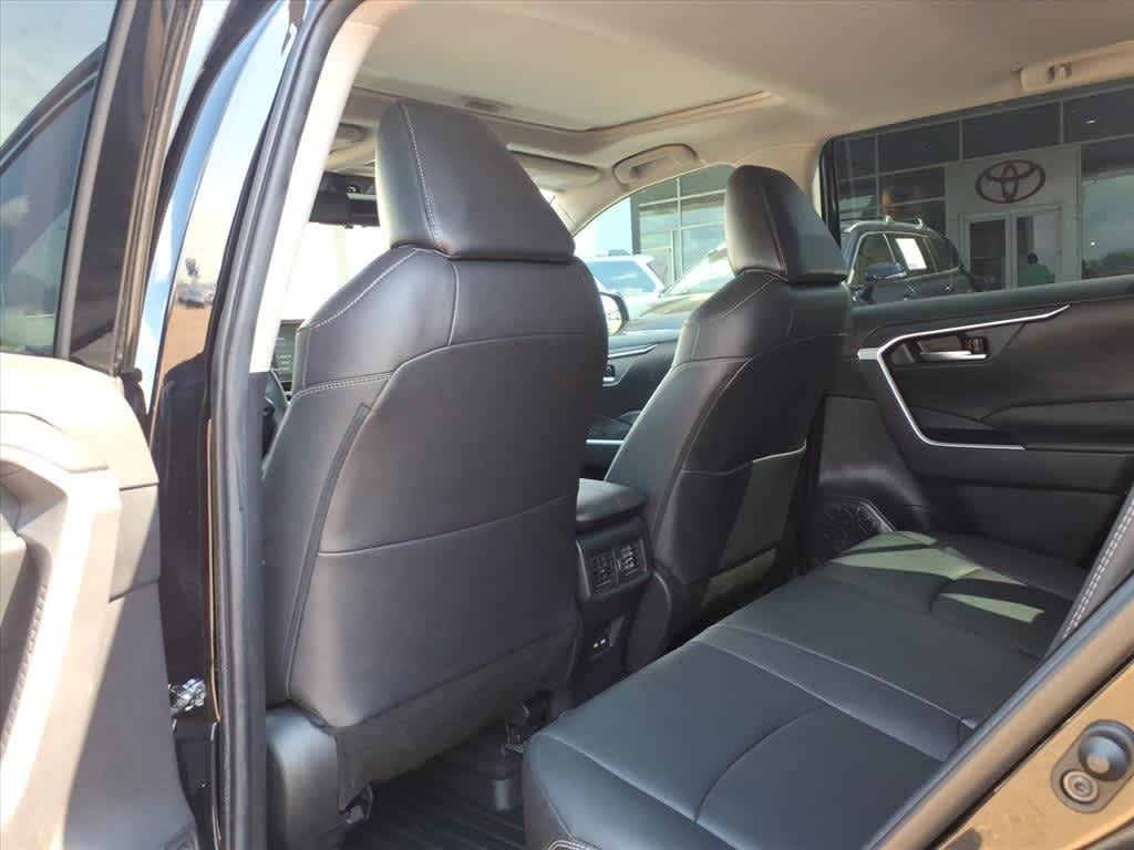 Thumbnail: 2021 Toyota RAV4 - 29