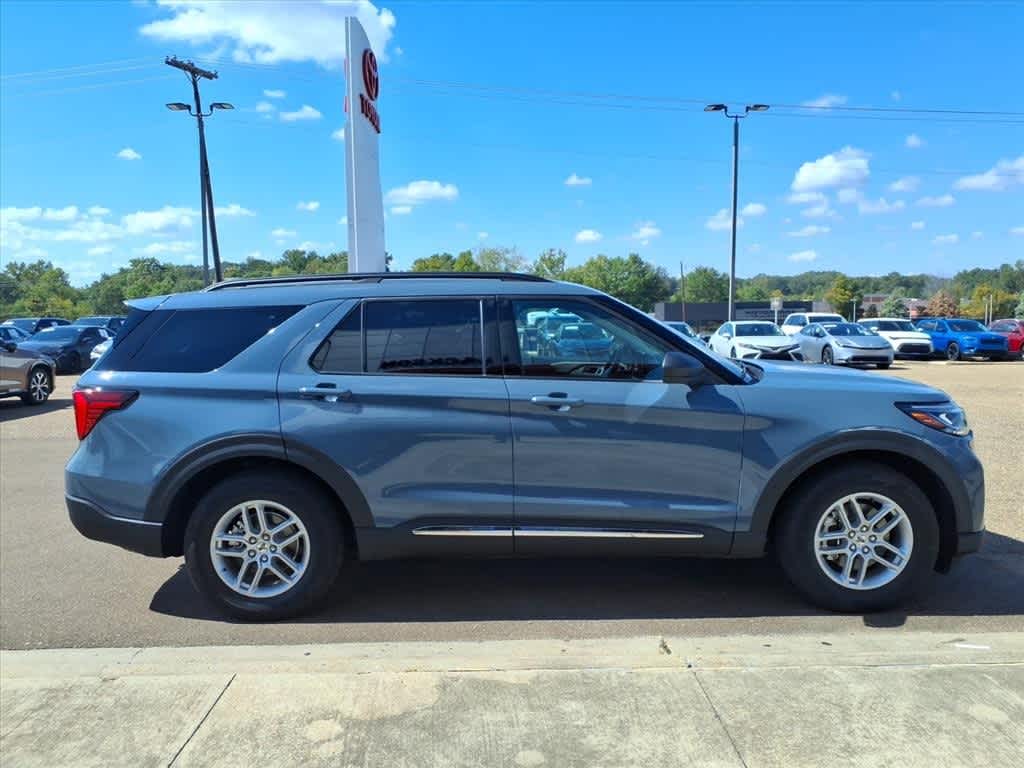 Thumbnail: 2025 Ford Explorer - 4