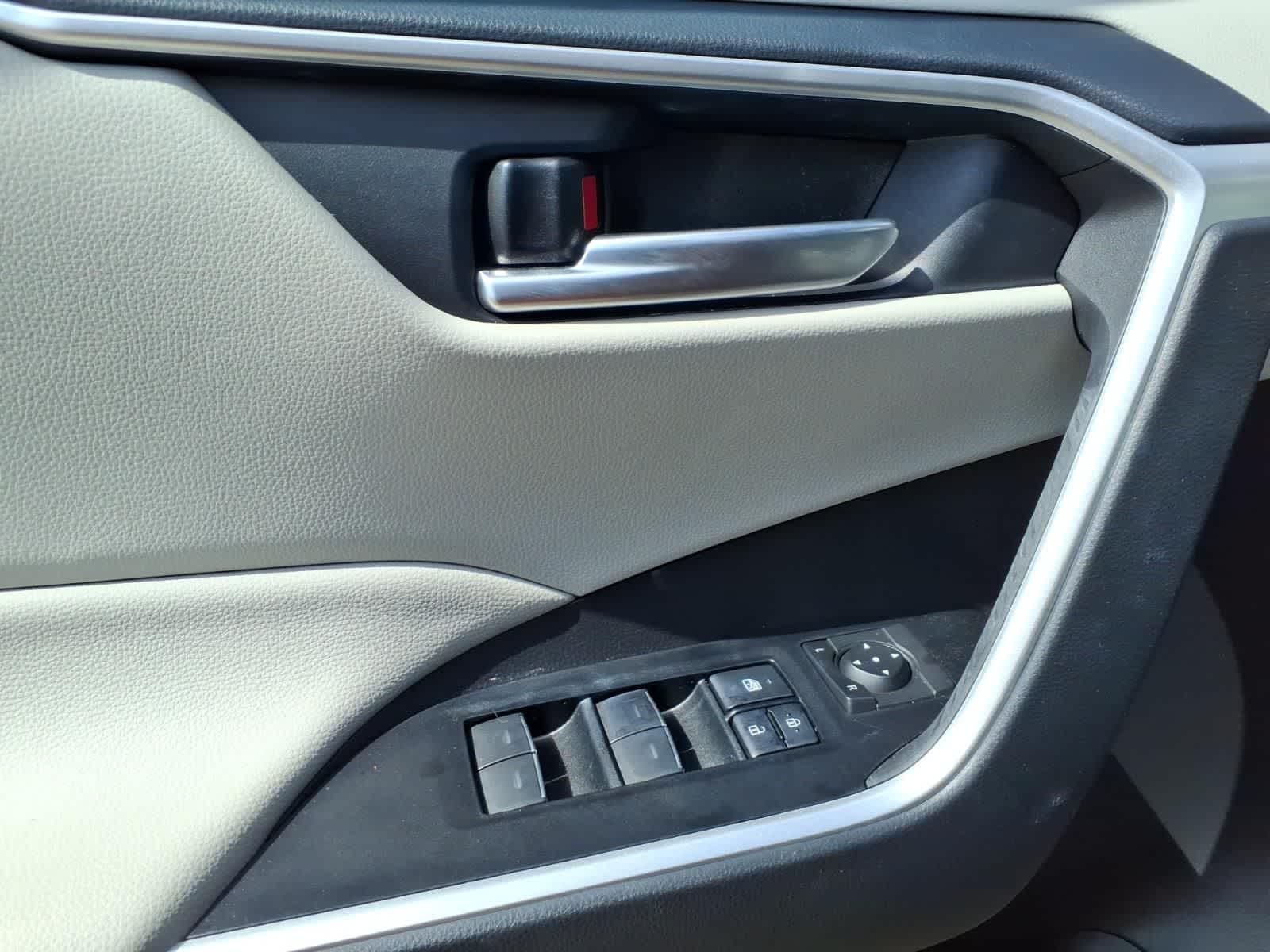 Thumbnail: 2025 Toyota RAV4 - 13