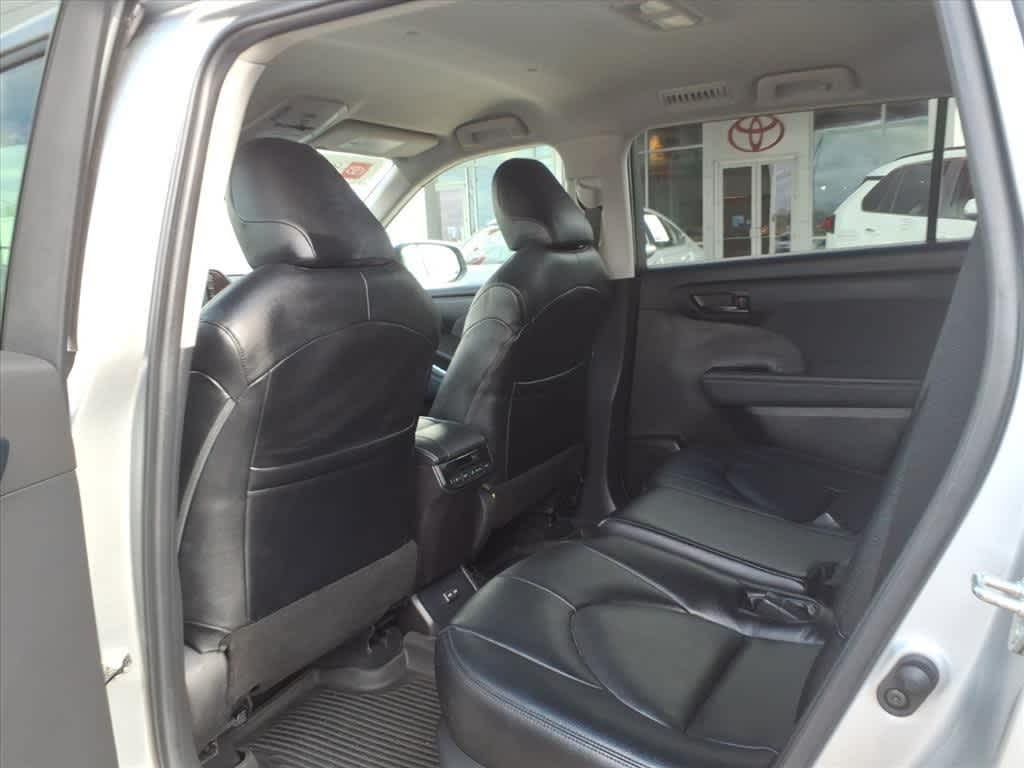 Thumbnail: 2022 Toyota Highlander - 29