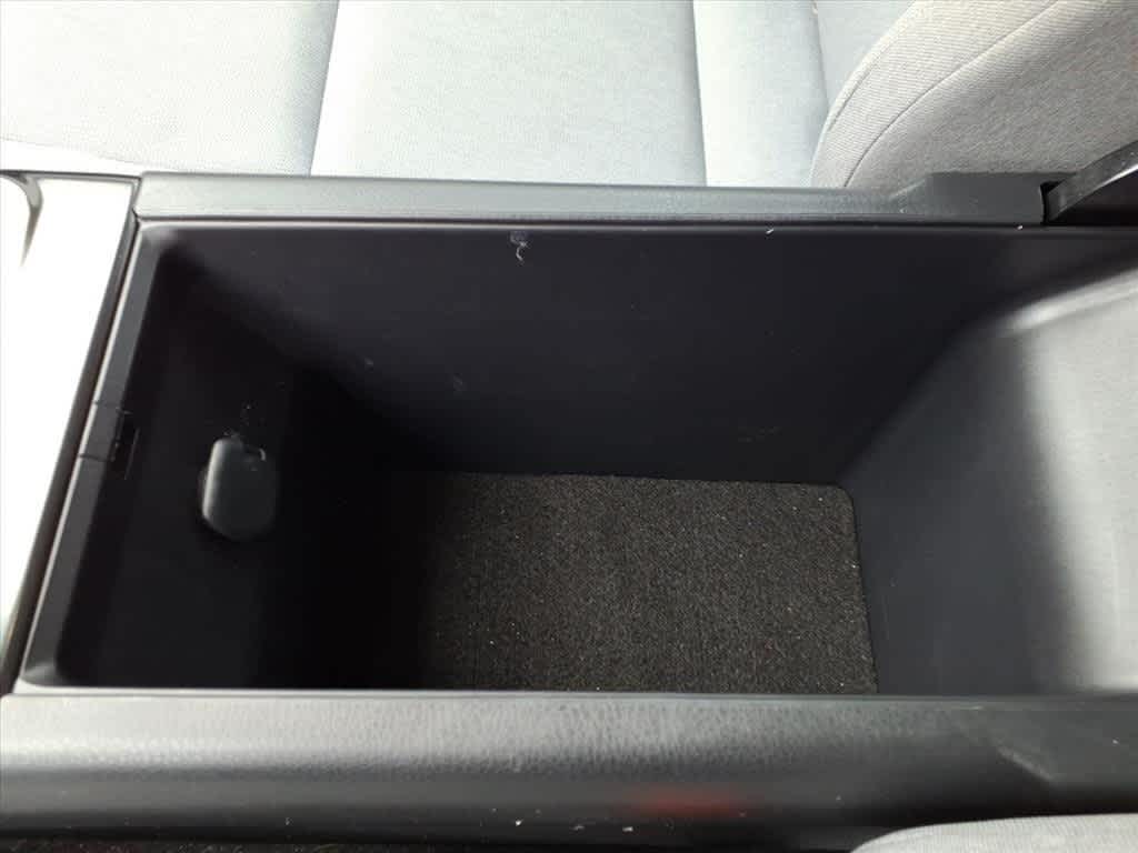 Thumbnail: 2025 Toyota Camry - 22