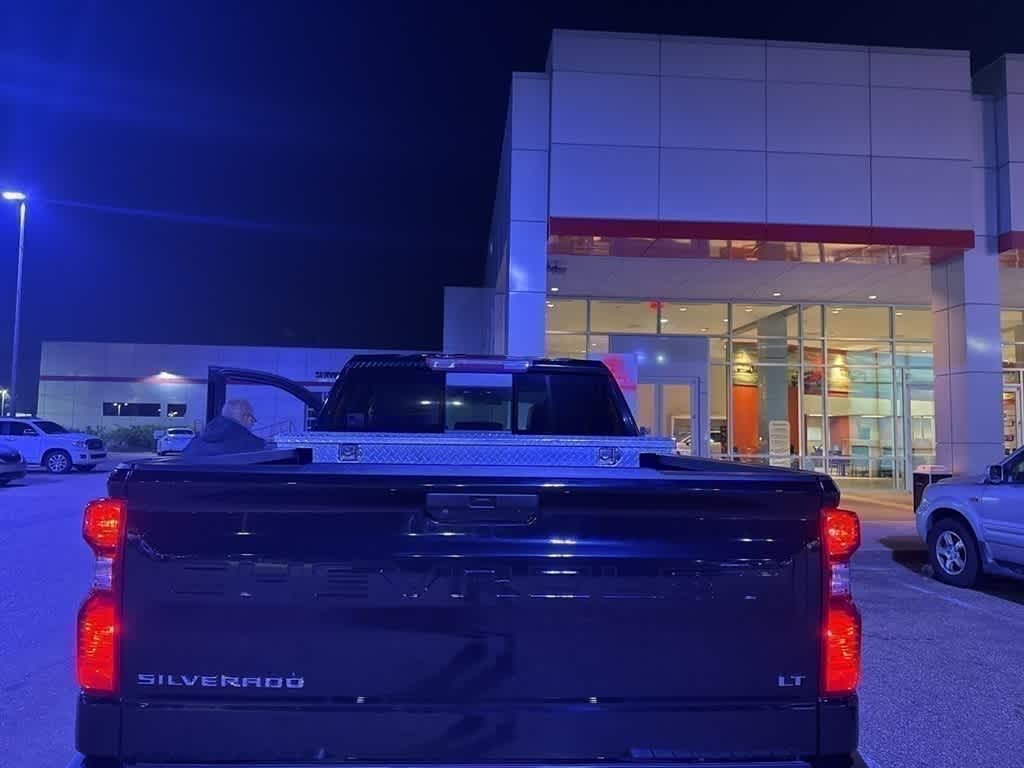 Thumbnail: 2020 Chevrolet Silverado 1500 - 4