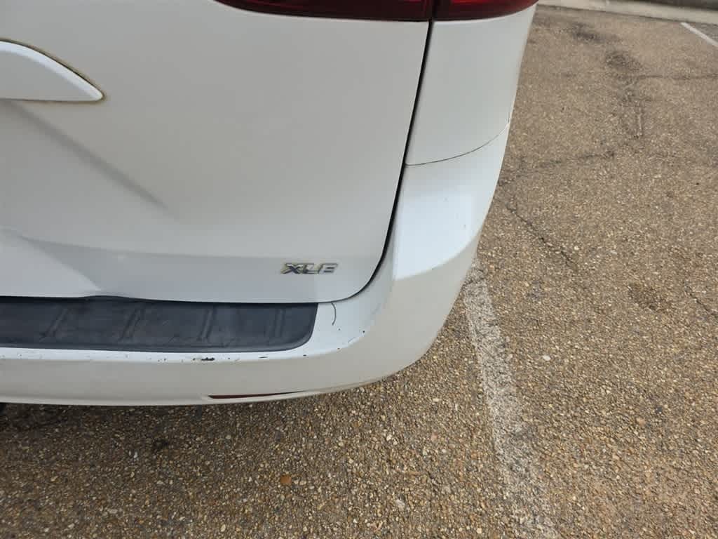 Thumbnail: 2019 Toyota Sienna - 4