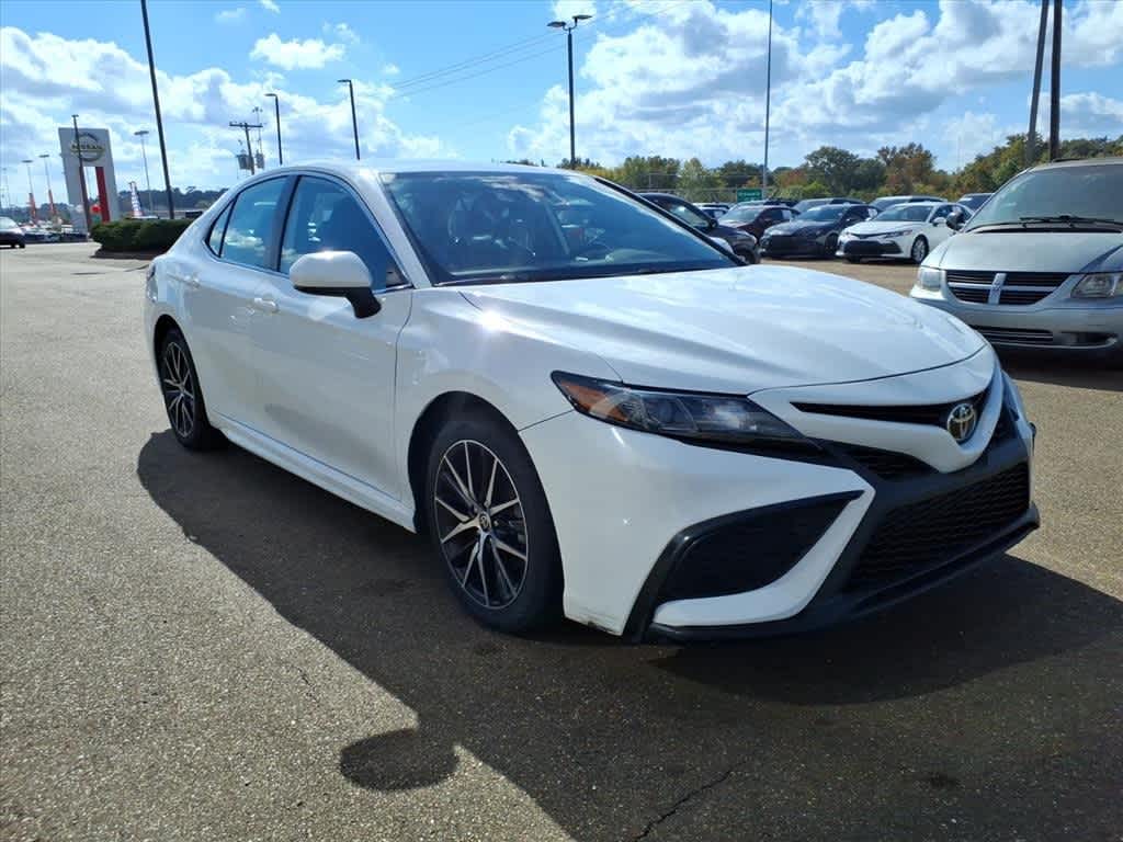 Thumbnail: 2021 Toyota Camry - 3